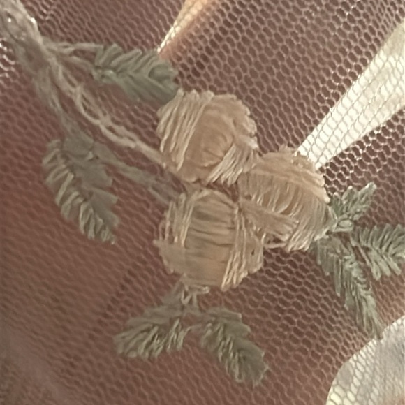 Peignoir Set ~Ivory Satin Slip‎ Nightgown & Sheer Embroidered Roses Belted Robe - Picture 11 of 14